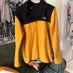 Northface Mens Pullover 1/4 Zip